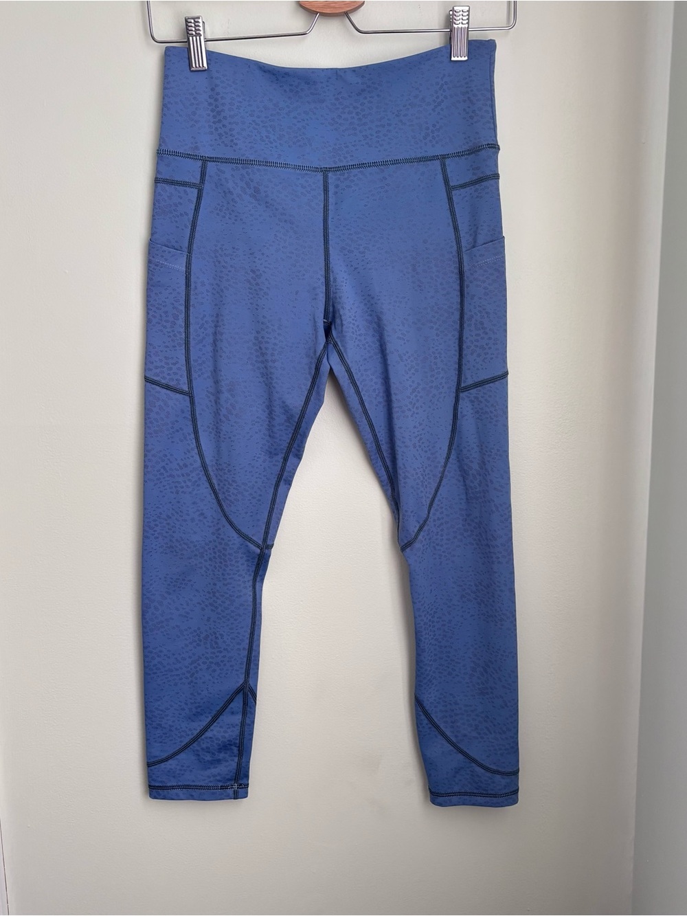 Zyia printed High-Waist Athletic Leggings size 6-8 with side pockets euc